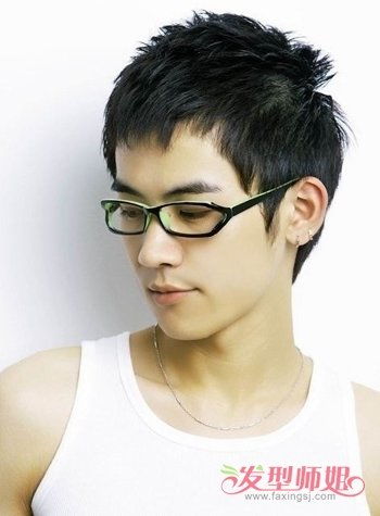 现在初中生男生什么发型最流行 现在初中最流行发型男