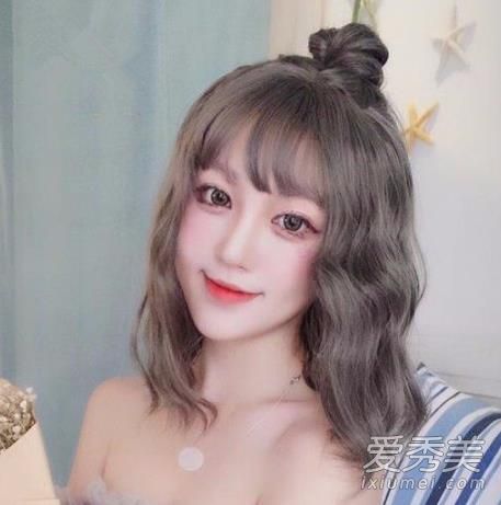 脖子短的人适合烫卷发吗？