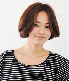 2023年流行的短发发型女