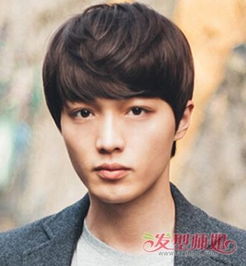 2023大脸流行发型 大脸男生适合什么发型 发型师姐