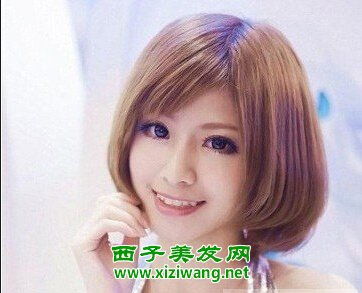 女孩圆脸短发发型设计 示范如何让圆脸更好看