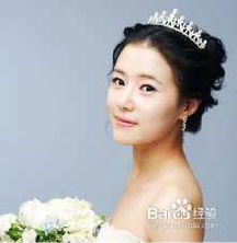 2012流行韩式婚纱照发型打造迷人新娘