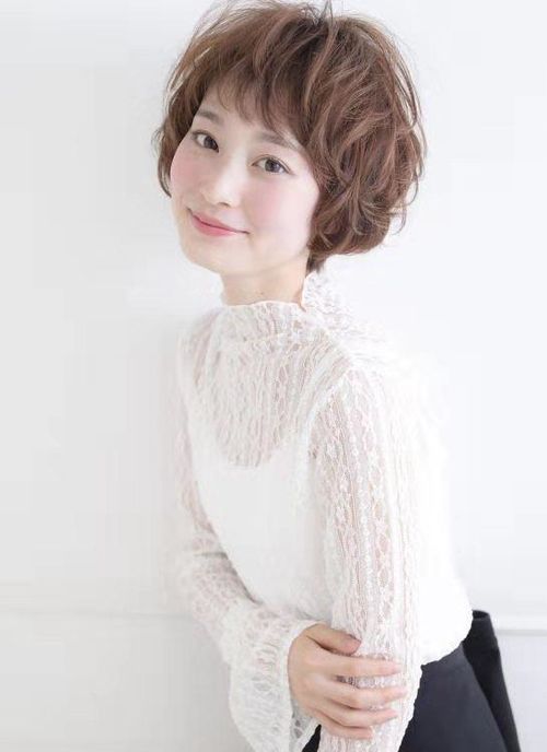 3款日系新短发减龄显脸瘦 什么样的短发显脸瘦