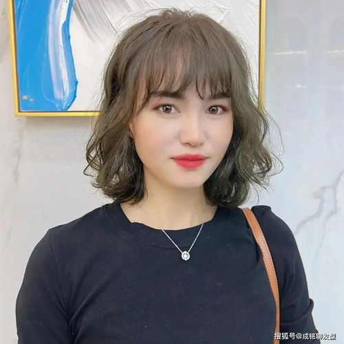 女人过了50岁尽量别留短卷发,推荐9款港风卷发,时髦大气又减龄