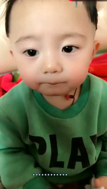 都在说宝宝发型丑 我觉得会慢慢长出来的