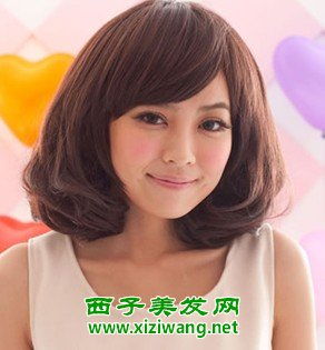 斜刘海梨花头图片 绝对好看中长发的梨花头发型