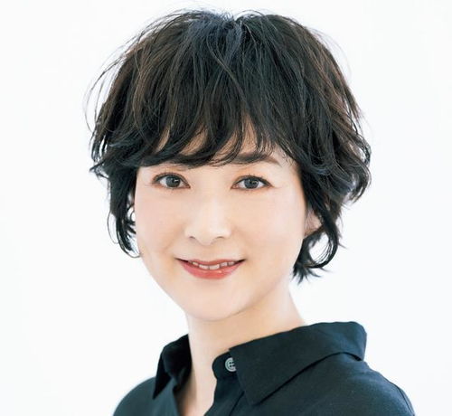 越短越洋气减龄,这8款 迷人短 发型,适合40 50岁的女人参考