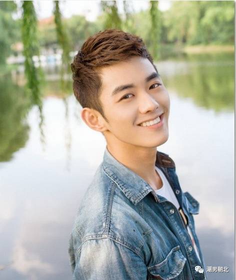 19岁的男生适合什么样的发型