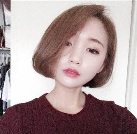 51岁女性适合的短发发型有哪些推荐？