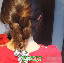 中短发怎么扎好看 女生迷人中短发发型图片