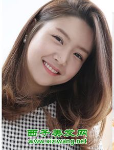 2023年适合圆脸的中长发发型图片