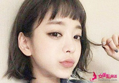 额头高的女生适合什么发型