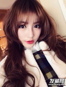 美美的空气齐刘海发型女神范十足