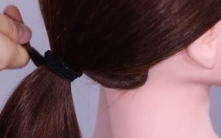 军训时女生怎样扎头发既简单又快捷