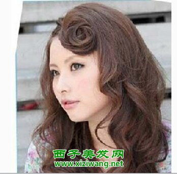 长发卷发怎么扎好看 好看长发卷发图片
