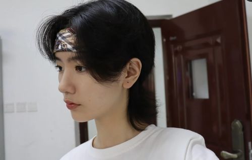 中学生女生发型标准？