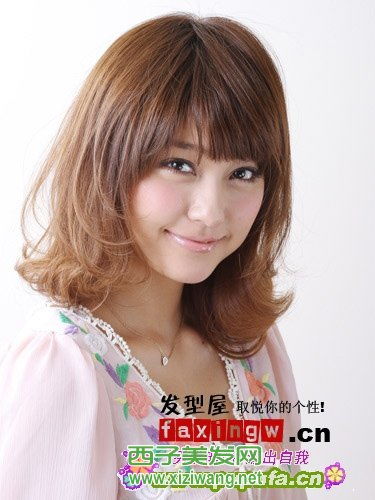 方脸女生适合的发型,来看看方脸适合什么发型
