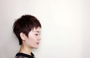 女生一直纠结的问题,到底选短发还是超短发