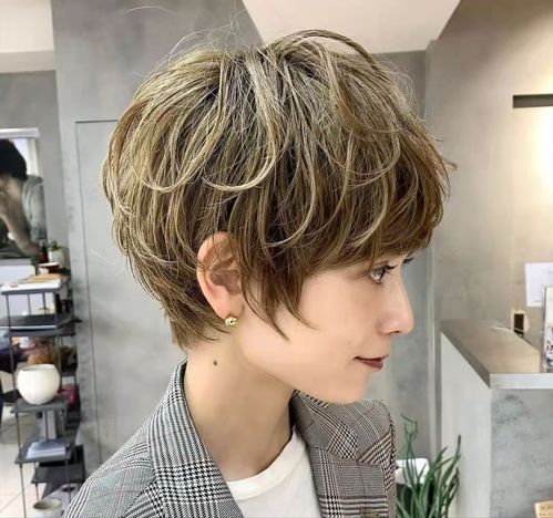 三种只烫蓬松不烫卷的方法,简单时尚又洋气,随意自然又显年轻