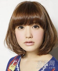潮女必选韩式短卷发 时尚又修颜