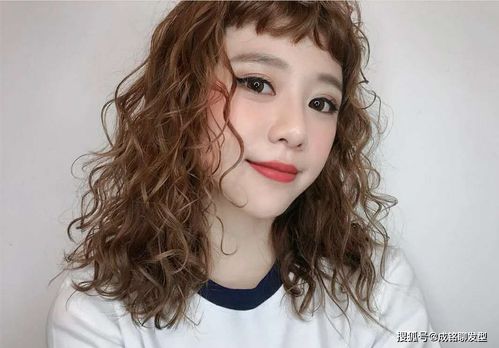 烫卷发适合用弹力素还是泡沫发蜡 方法对都适合,用错还不如不用