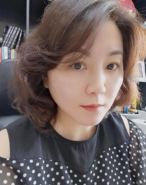 六十岁以上女人剪什么样的头发好？