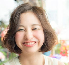 头发很少很细很软的圆脸女人适合什么发型 短发可以吗