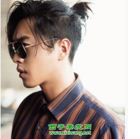 男生留长发有几种发型 五款帅气男生长发发型欣赏 