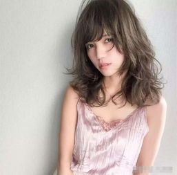 中短发发型如何打理出蓬松感