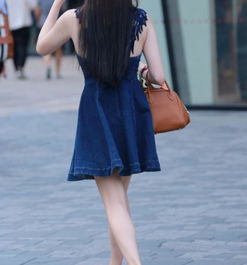 夏天裙子女孩子图片 小姐姐们衣服和身材相得益彰