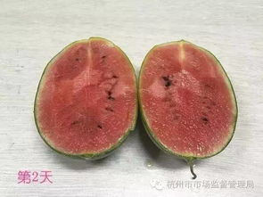 西瓜红又甜,是因为打了色素和甜味剂 戳开图文看真相