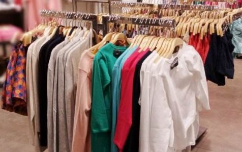 网购衣服和实体店买的衣服相比,有什么差别 内行人偷偷告诉你实情