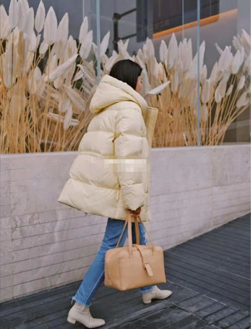 40岁女人穿什么颜色羽绒服好看