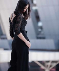 女人一生一定要有一套属于自己的黑丝衣服,这样精致而又迷人