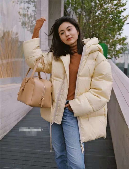40岁女人穿什么颜色羽绒服好看