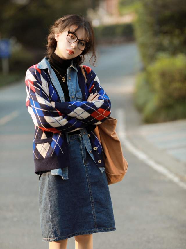 种穿搭比较适合30多岁左右的女性穿,穿起来优雅大气